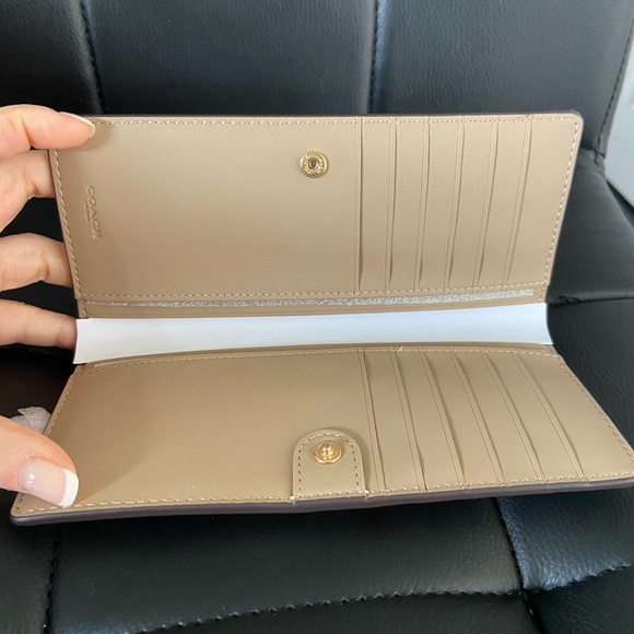 NEW🎉COACH SLIM ZIP WALLET IN WHITE - Picture 8 of 8